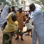Stomach Infrastructure: Fayose Distributes Rice, Chicken, Cash To Ekiti People
