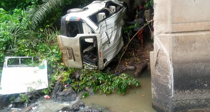 Five Killed As Bus Falls Into Ondo River | African Examiner - Vimarsana News