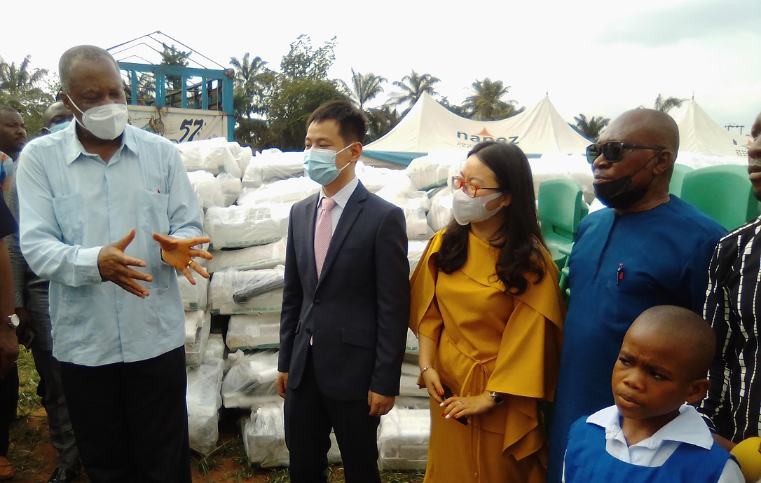 Onyeama, Huawei Telecom Donate Educational Materials To Enugu Schools - Vimarsana News