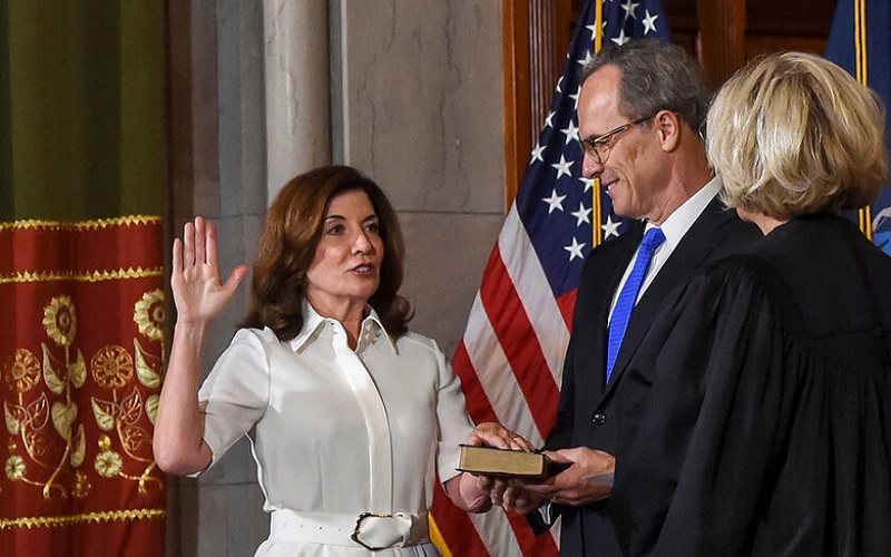 Kathy Hochul Sworn In As New York’s First Female Governor African(02)