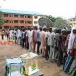 Anambra Poll:  INEC  Declares ‘No Facemask, No Voting’ Rule To  Protesting Voters