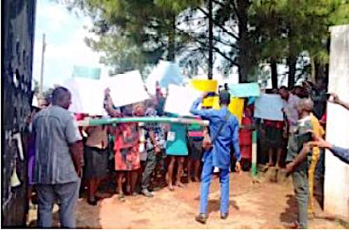 Aggrieved Sacked Teachers Staged Protests In Anambra - Vimarsana News