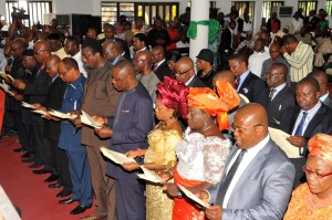 Cross section of the newly sworn-in Commissioners and Permanent Secretaries taking their oath of office during the swearing-in ceremony in Umuahia: Photo: Ibeabuchi Abarikwu 
