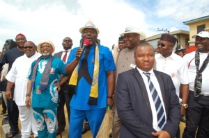 Gov. Okorocha campaigns for Chris Ngige of APC in Anambra governorship election